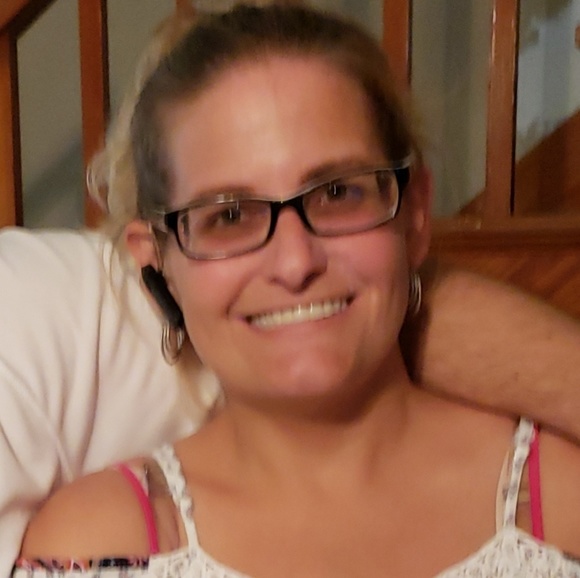 Meet your Posher, Beth - Picture 3 of 4